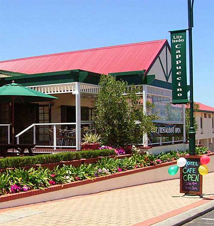 Image of Augusta Hotel, Western Australia, frontage